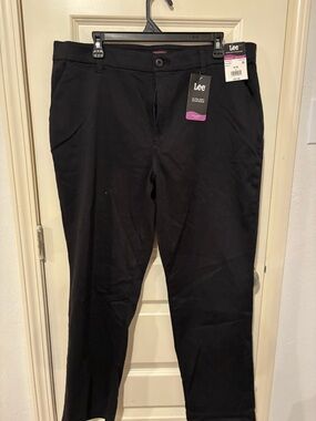 Lee Women’s Black Chino Pants - Slim Fit